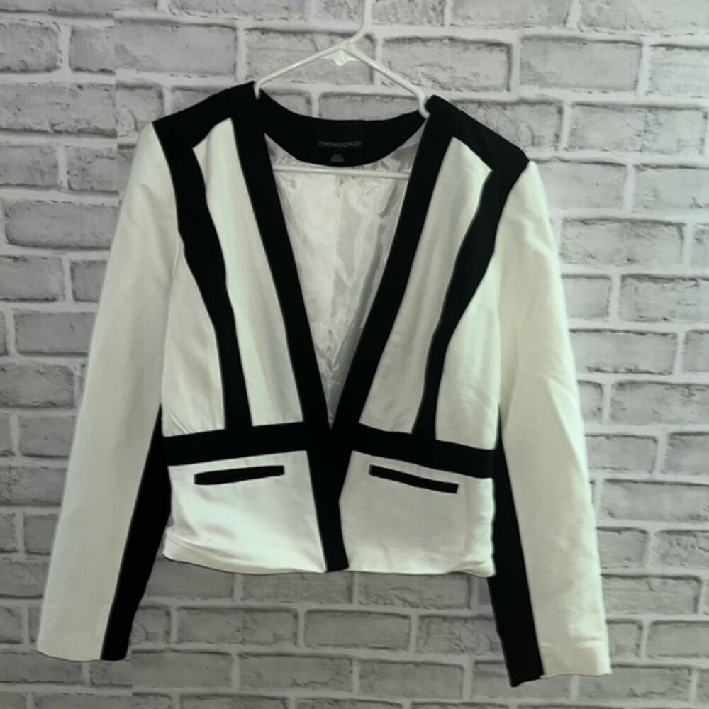 Womens Cynthia Rowley sleek lined blazer size M fitted black